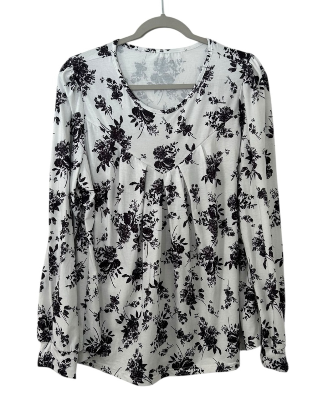 Black & White Floral Rose Design Long Sleeve Top Shirt Flowy Women’s Size XL Fit